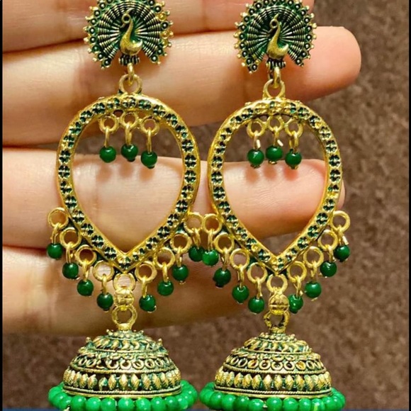 Beautiful and light weight earrings - Picture 6 of 6